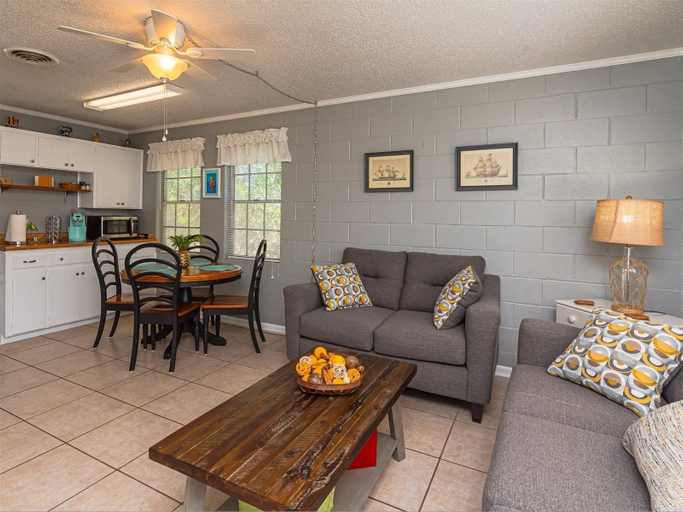 Primary image, Sea Gun Bayhome #128 by Miss Kitty’s, Aransas