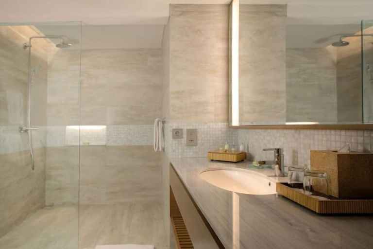 bathroom 13