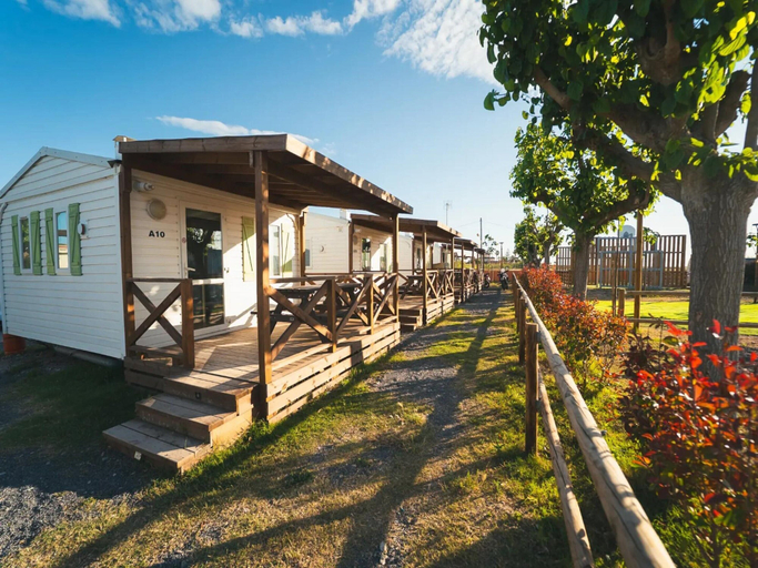 Balcony 5, Bungalow in Xilxes With Patio for Couple, Castellón