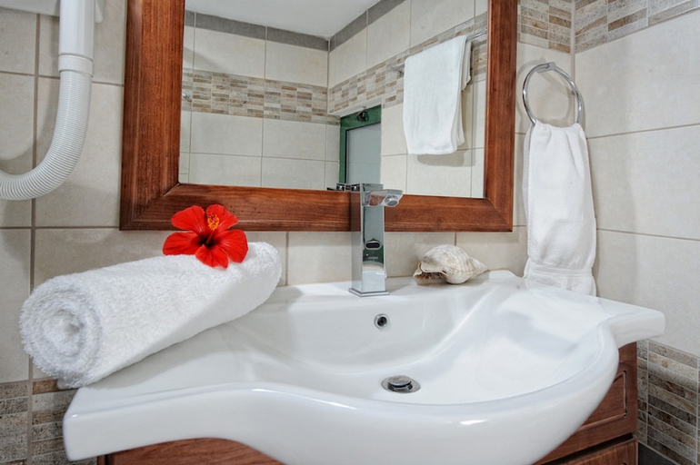 Bathroom 3, Erofili Apartments, Crete