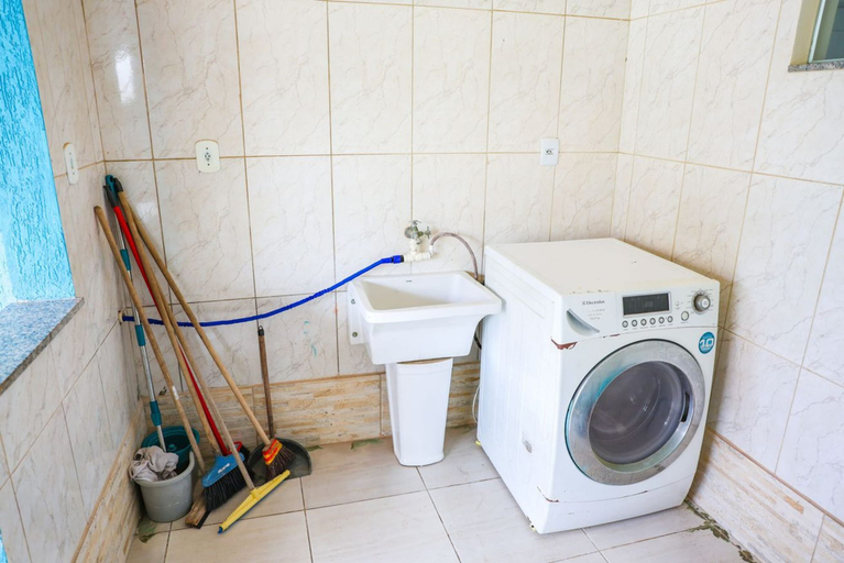 Room 2, Casa com Piscina e Churrasqueira no Cond Vivamar, Cabo Frio