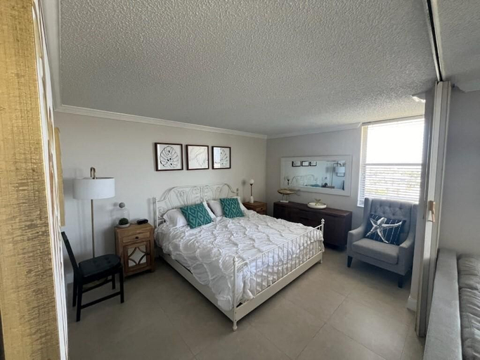Bedroom 3, Estero Beach & Tennis 901-c, Lee