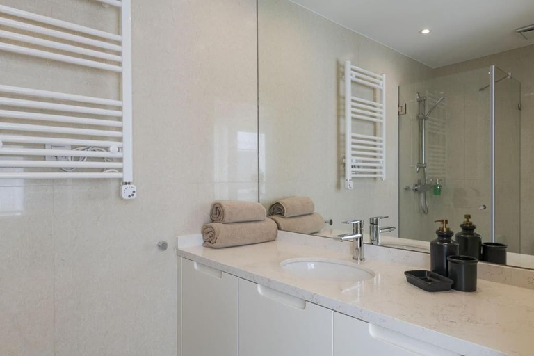 Bathroom 3, Peixeira Studios and Apartments, Lisbon