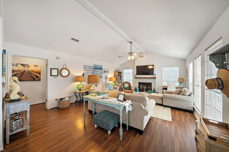 Food & Drinks, Island Breeze by Ryson Vacation Rentals, Galveston
