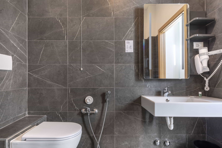 Bathroom 5, B&B Hotel Pomezia Roma, Rome