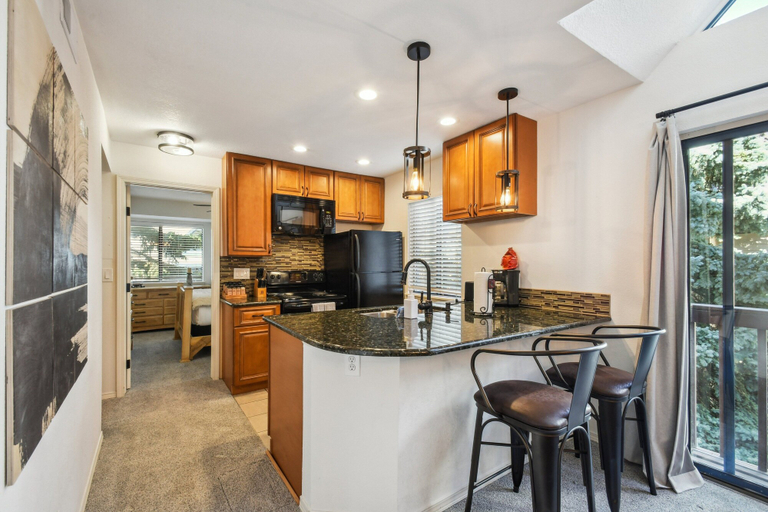Interior 3, 6380 Code & Comfort in Boston Commons, Arapahoe