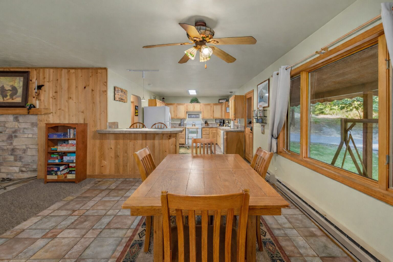 Dining 3, Bear Paw 2 Bedroom Home by NW Comfy Cabins by RedAwning, Chelan