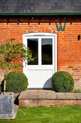Exterior 3, 2 Bedroom Cottage in Barton Stacey, No Deposit, Hampshire