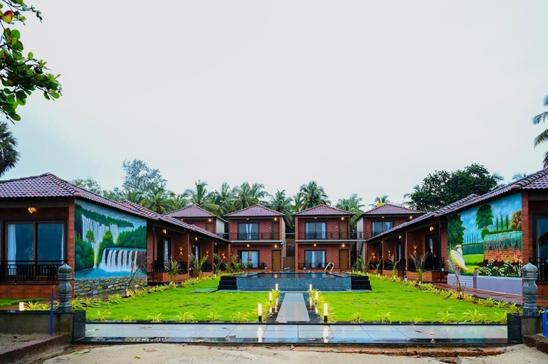 Property grounds 2, Shivani Sunset Bay Beach Resort, Uttara Kannada