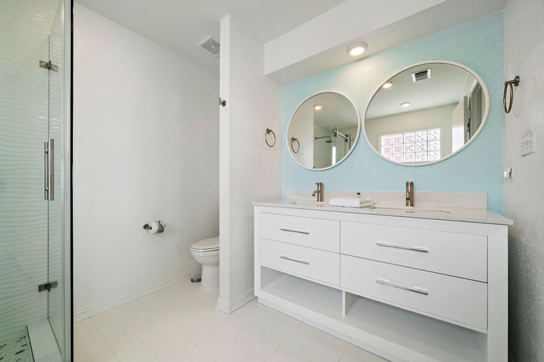 Bathroom 4, The Beach House by Ryson Vacation Rentals, Galveston