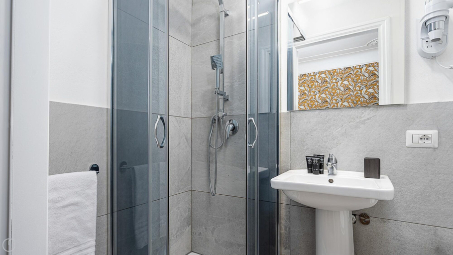 Bathroom 5, Italianway - Monza 39, Milano