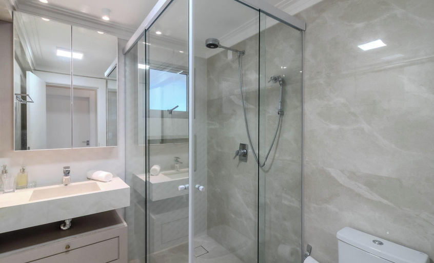 Bathroom 3, Apartments on the Balneario Camboriu Waterfront - Iptr, Balneário Arroio do Silva