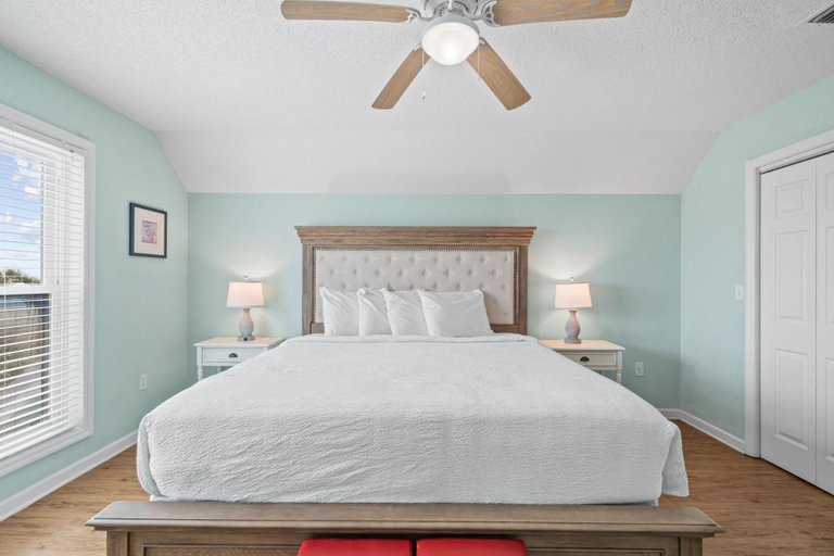 Room 2, Absolute Bliss, Gulf