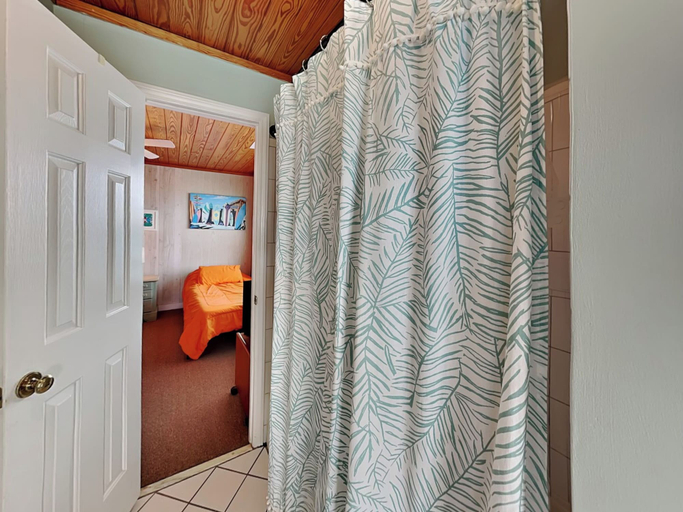 Others 4, Blue Shamu by Topsail Realty, Pender