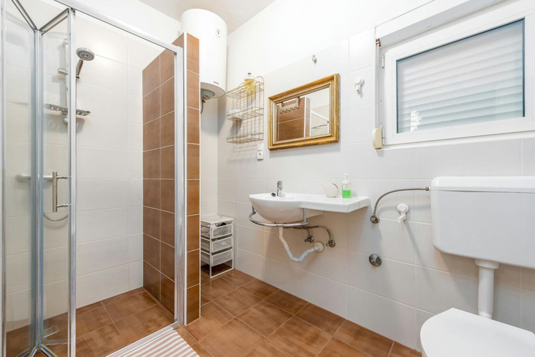 Bathroom 4, Villa Fresia Zadarvillas, Vir