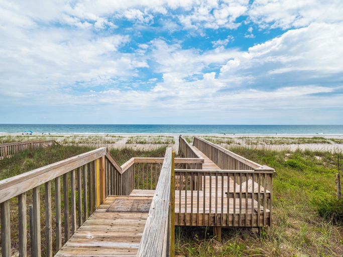 Others 5, Loony Dunes by Topsail Realty, Pender