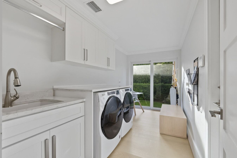 Room 5, Luxury Beach House w Private Beach, Collier