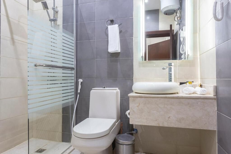 Bathroom 3, Dior inn apartments, Jeddah