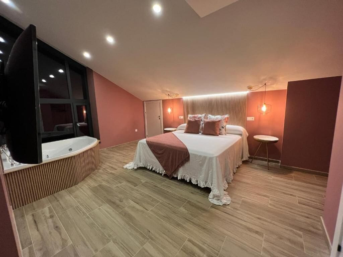 Room 4, Casal de Pelaio, Lugo