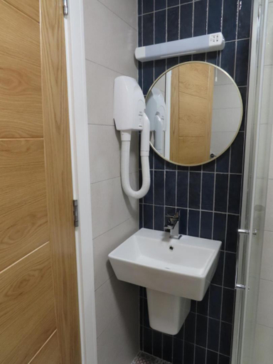 Bathroom 3, Troysgate House