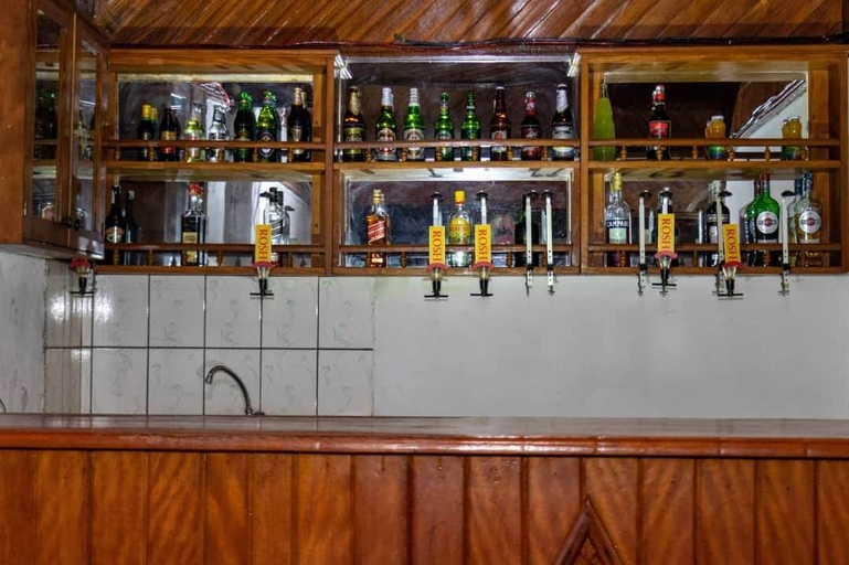 Restaurant 5, hotel le printemps, Wouri