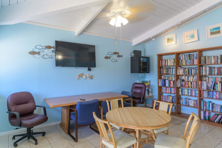 Dining 2, Tiki 240 - Beachfront Ocean View Condo Sleeps 5 1 Bedroom Condo, Cameron
