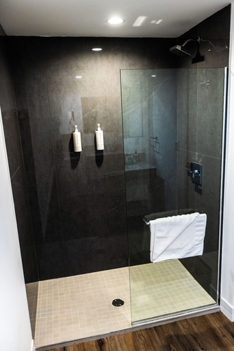 Bathroom 5, The Sierra House, Mono