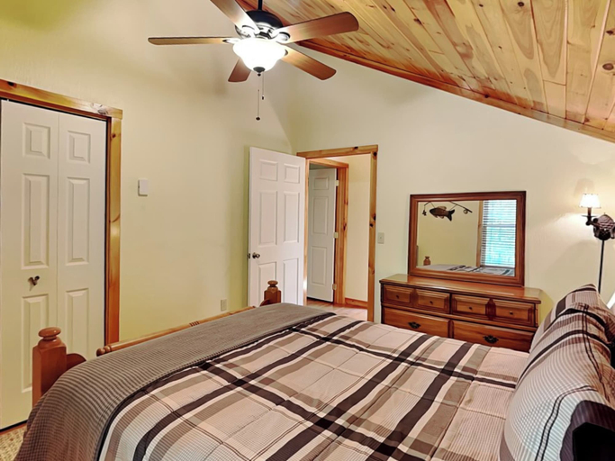 Bedroom 2, Campfire Lodge by Taylor Made Deep Creek, Garrett