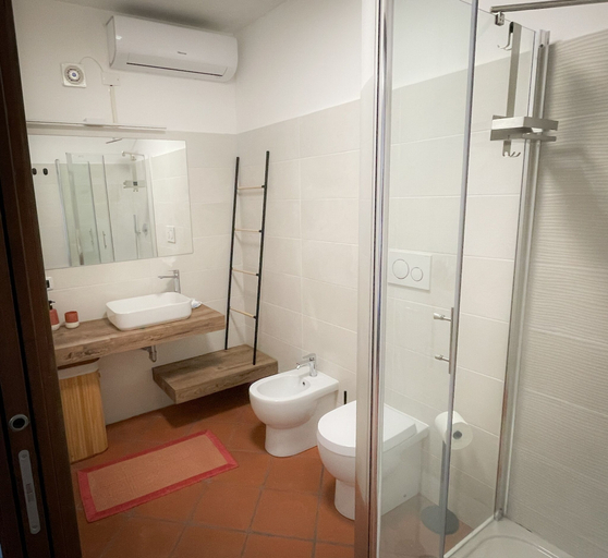 Bathroom 3, Valle dei Casali, Rome