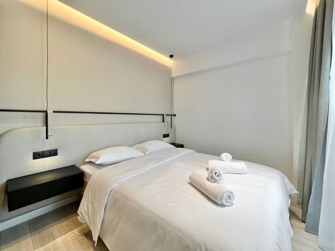 Room 5, Anghel Hotel, Attica