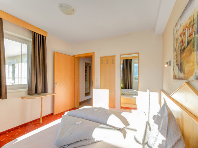Bedroom 4, Inviting Apartment in Fiss in the Mountains, Landeck