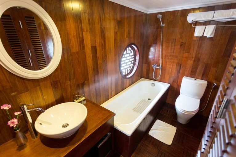 Bathroom 3, Bhaya Halong Cruises, Hạ Long