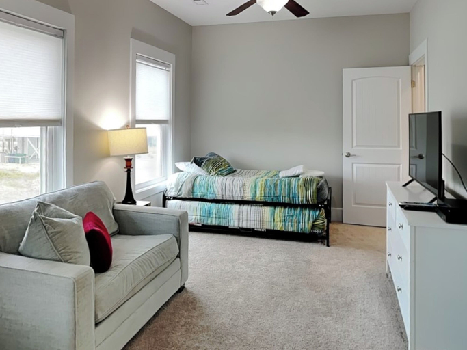 Bedroom 3, Sunshine Daydreams by Topsail Realty, Pender
