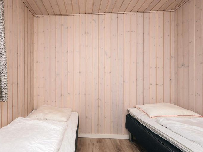Bedroom 3, 4 Star Holiday Home in Romo, Tønder