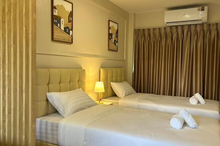 Room 4, Chuleekorn Residence, Trakan Phutphon