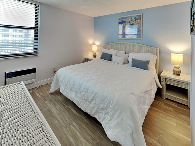 Bedroom 2, Lovers Key Beach Club 202, Lee