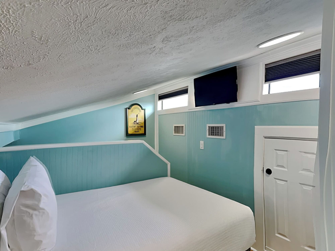 Bedroom 3, Sunswept Condominium #210 by Resort Collection, Bay