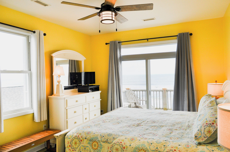 Bedroom 3, Sunflower Beach House by Topsail Realty, Onslow