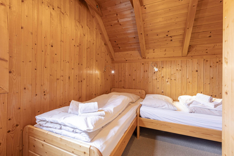 Room 5, Large Vacation Home Near ski Resort, Murau