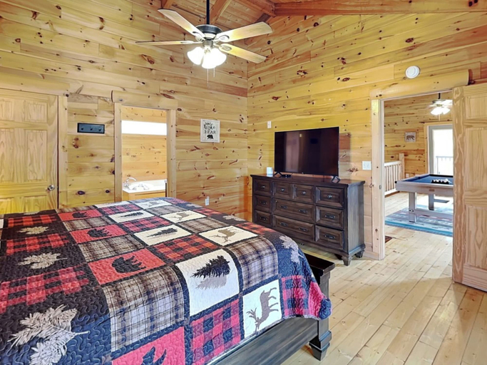 Property amenity 5, Hold My Bear, Sevier