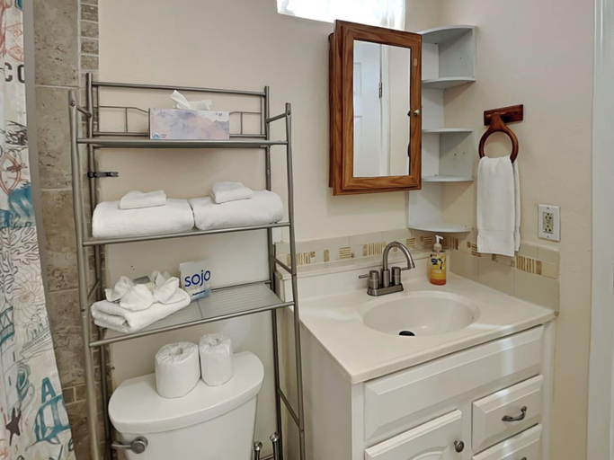 Bathroom, Sugar Shack Bungalow by Ryson Vacation Rentals, Galveston