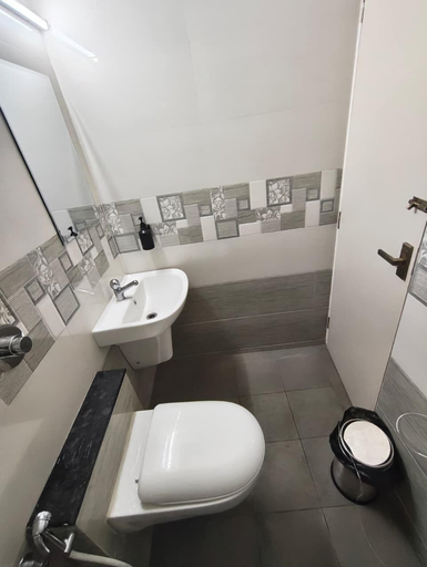 Bathroom 5, Crown regency, Dakshina Kannada