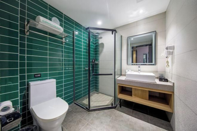 Bathroom 4, GreenTree Inn Nanshan Development Zone Wannan Chuancang Xian, Xuancheng