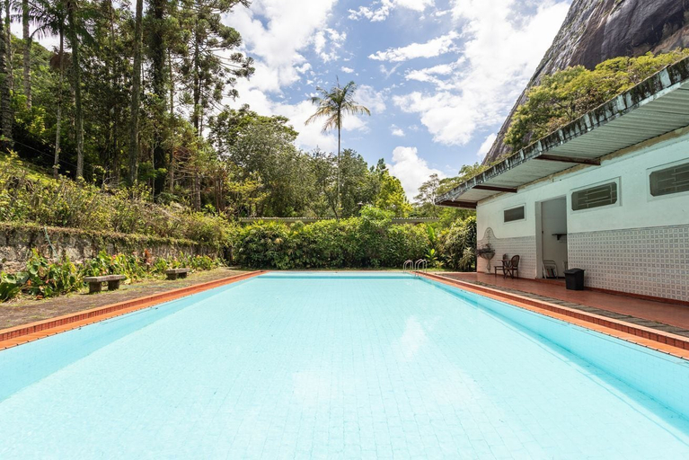 Room 4, S tio com Piscina e Lareira a 10 min de Itaipava, Petrópolis