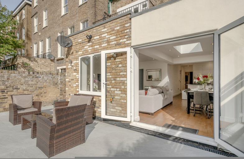 Room 2, Maida Vale Gem by Little Venice, London