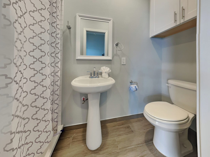 Bathroom 3, Isle Be Back by Ryson Vacation Rentals, Galveston