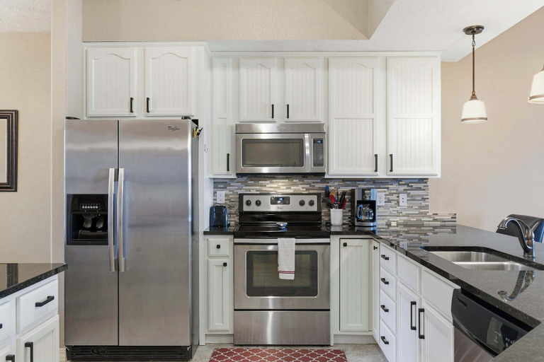 Private kitchen 5, Majestic Retreat Stay for 6, Taney