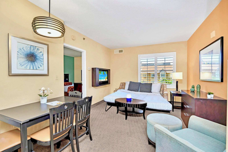 Interior 4, Near Disney King Bed Condo Unit - Pool & Hot Tub!, Orange