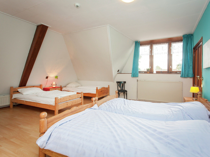 Bedroom 3, Farmhouse in Holwerd Near the Sea, Dongeradeel