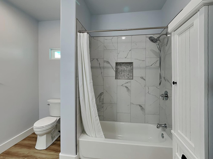 Bathroom 4, Sunrise Escape by Miss Kitty’s, Aransas
